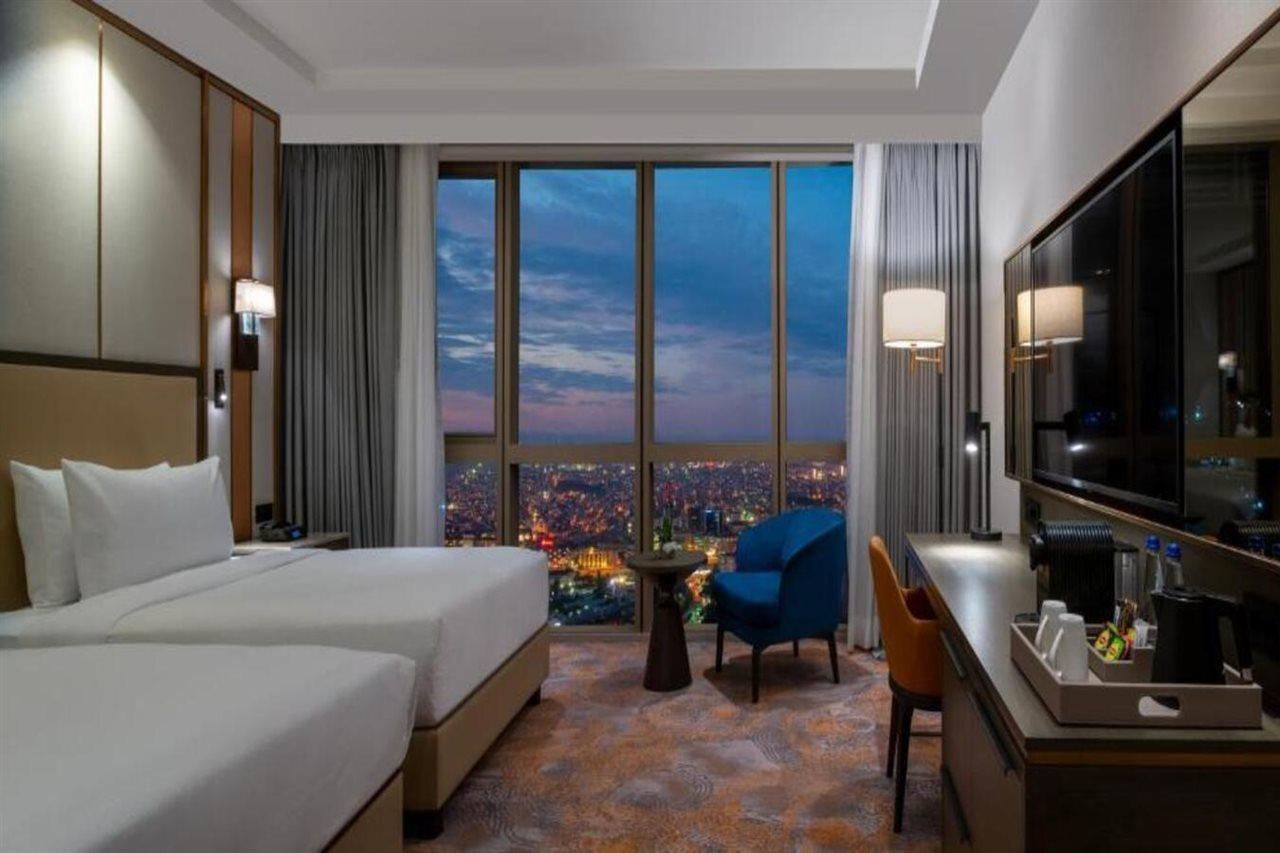 Hilton Mall Of Istanbul Exterior photo Deluxe Room