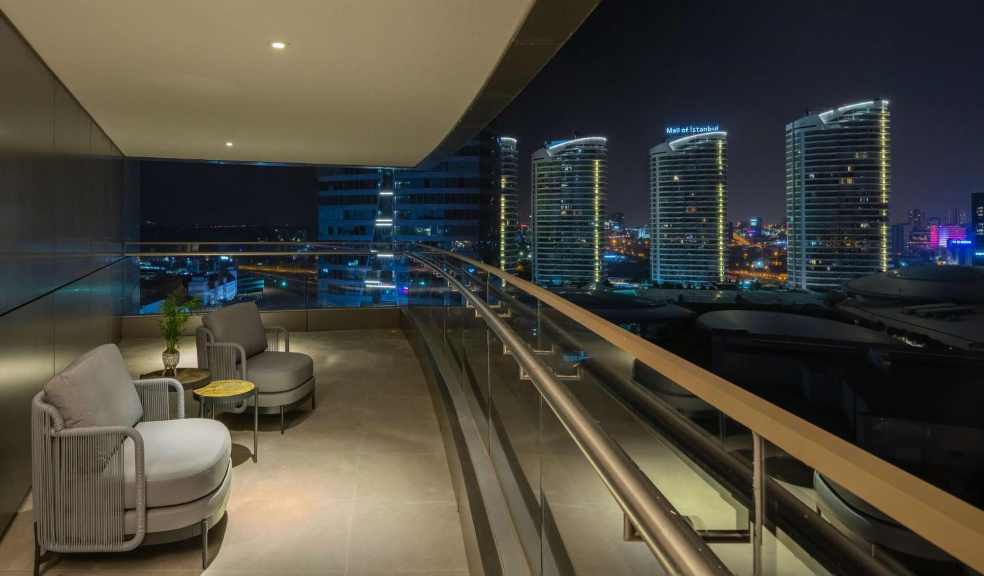 Hilton Mall Of Istanbul Exterior photo View from the balcony of a suite at the Ritz-Carlton, DIFC