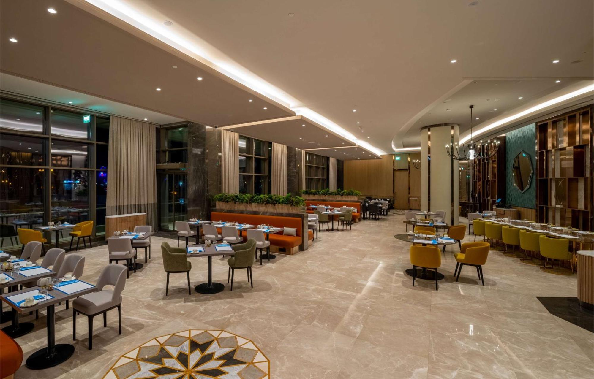 Hilton Mall Of Istanbul Exterior photo The restaurant
